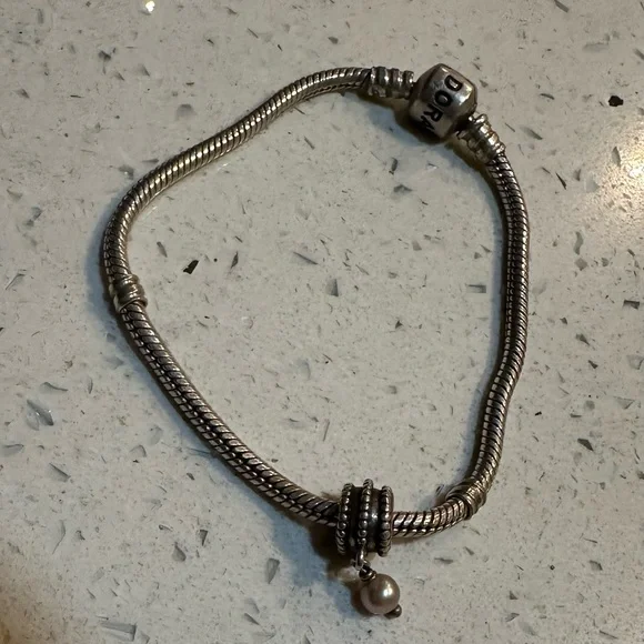 Pandora silver charm bracelet with one charm - Picture 5 of 5